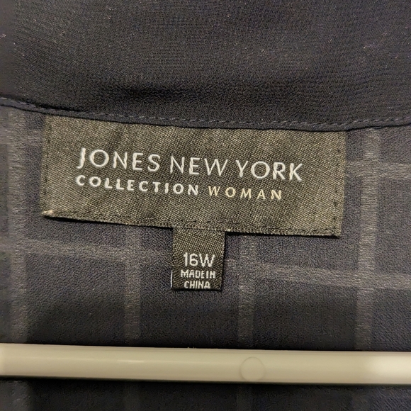 Jones New York Checkered Button Down - Picture 7 of 7